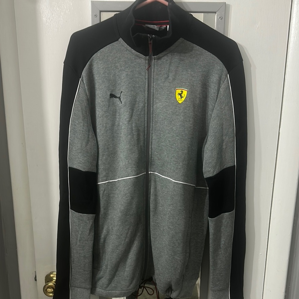 Puma Gray and Black Lightweight Jacket with Sporty Design